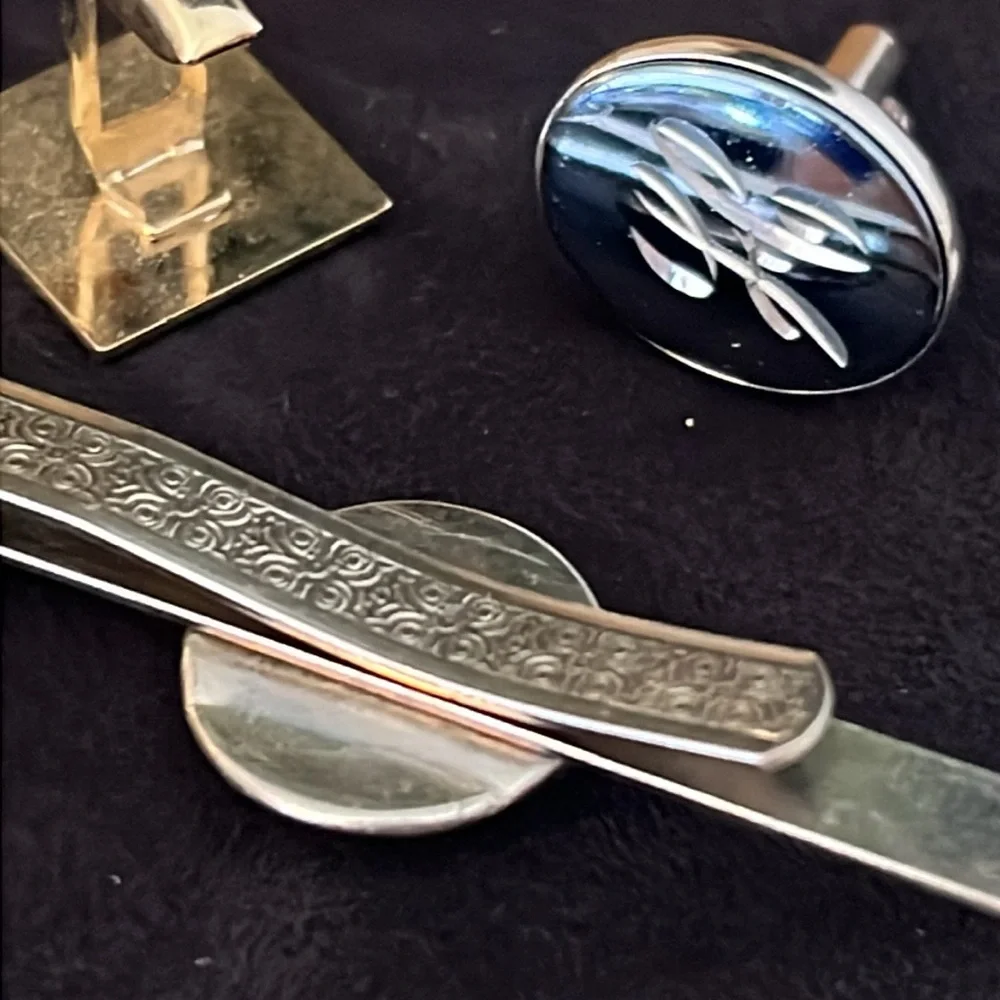 Lot Anson country club unmarked cufflinks & tie clips